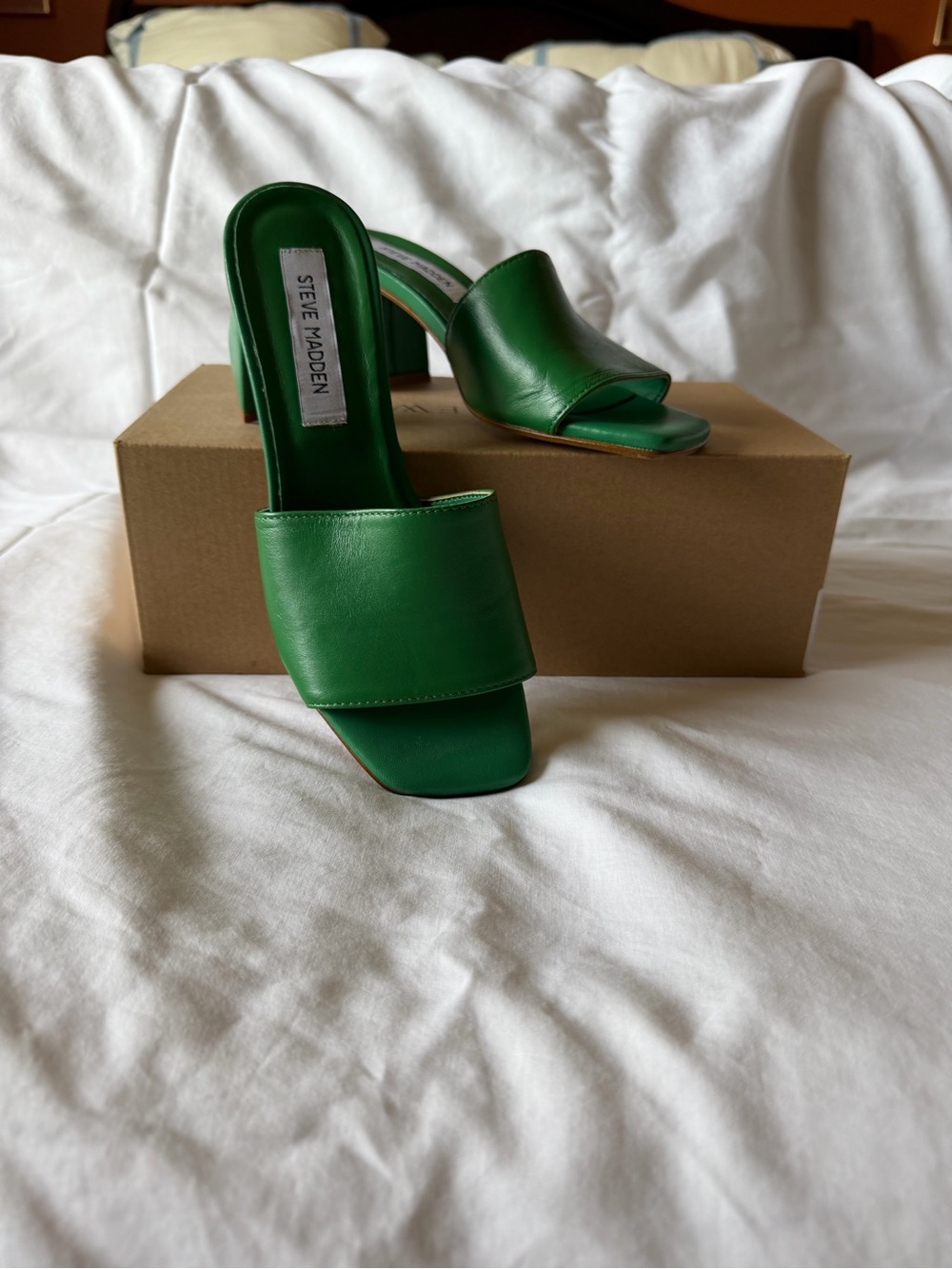 Steve Madden Green Leather Open-Toe Slide Heels